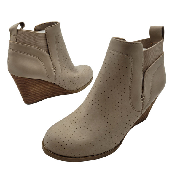 Dolce Vita Womens Booties Gerdy Beige Vegan Leather Ankle Wedge Neutral Size 6.5 - Picture 1 of 9